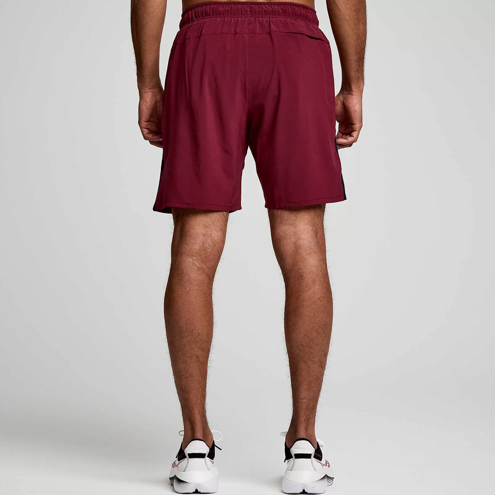 Shop Saucony Uomo Outpace 7" Short Sundown